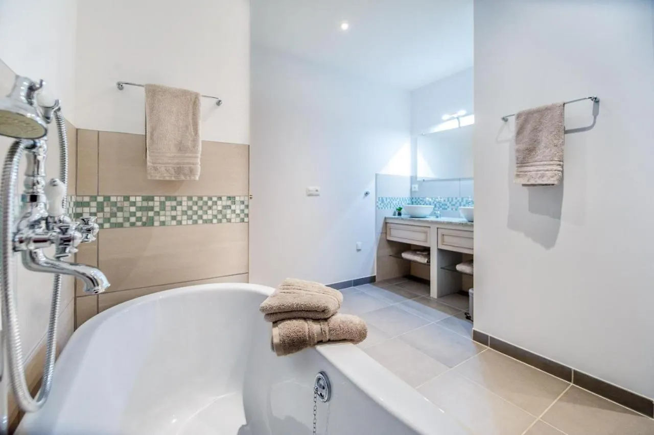 Guest house Gite Et Chambres D'Hotes - La Maison Du Grand Bossieu